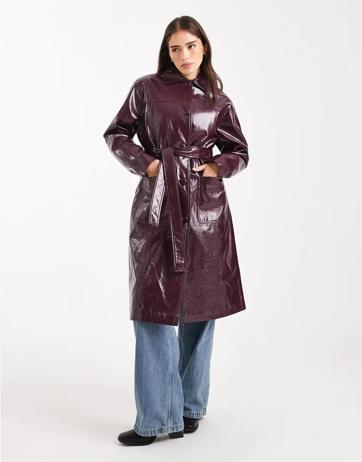 – Trenchcoat aus Vinyl-Kunstleder in Pflaume