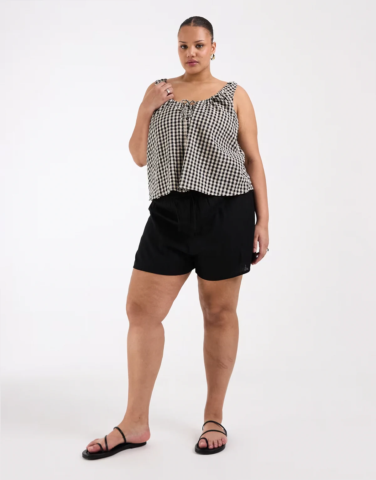 ASOS DESIGN Curve – Czarne lniane szorty