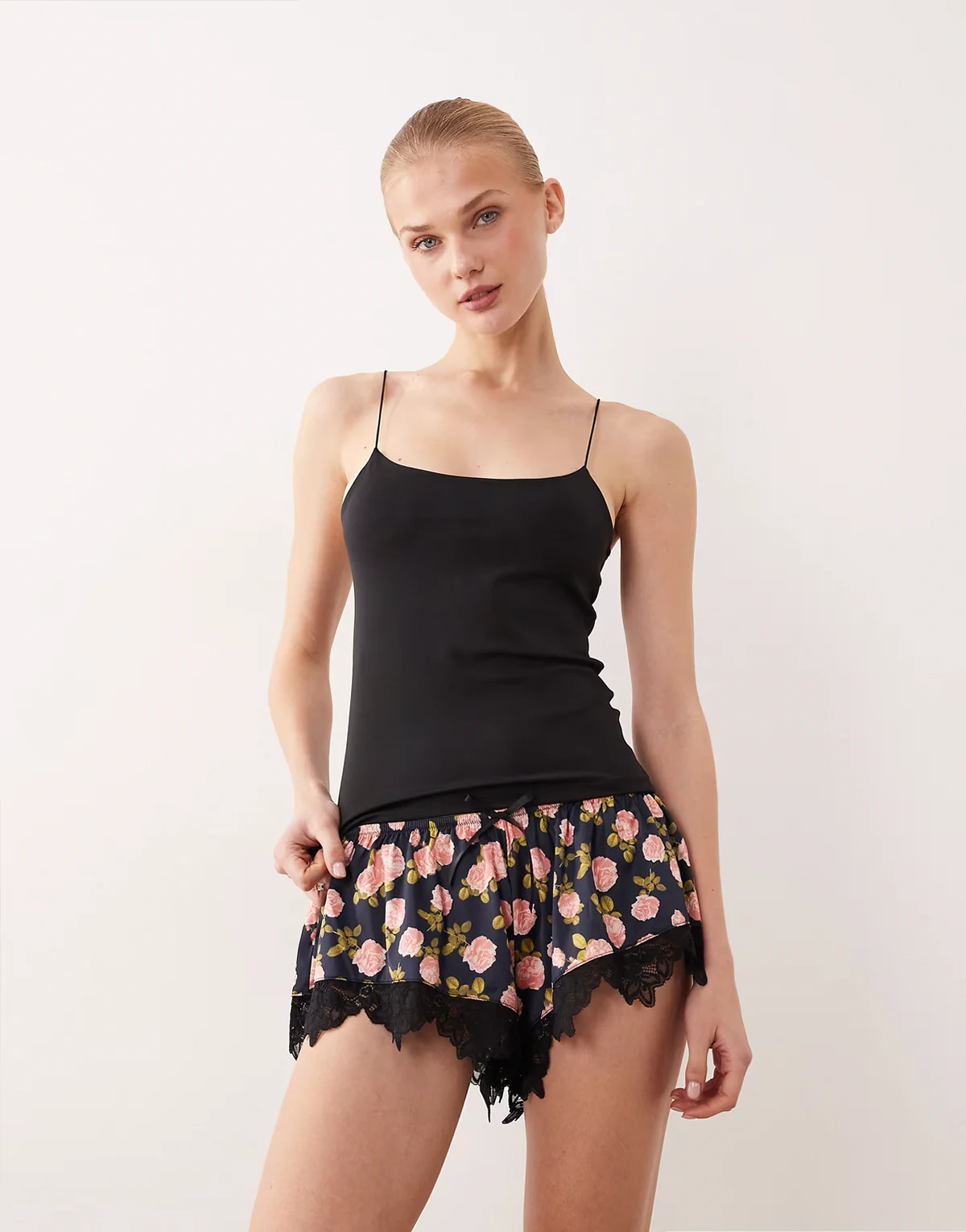 Kayla sleep shorts in black multi