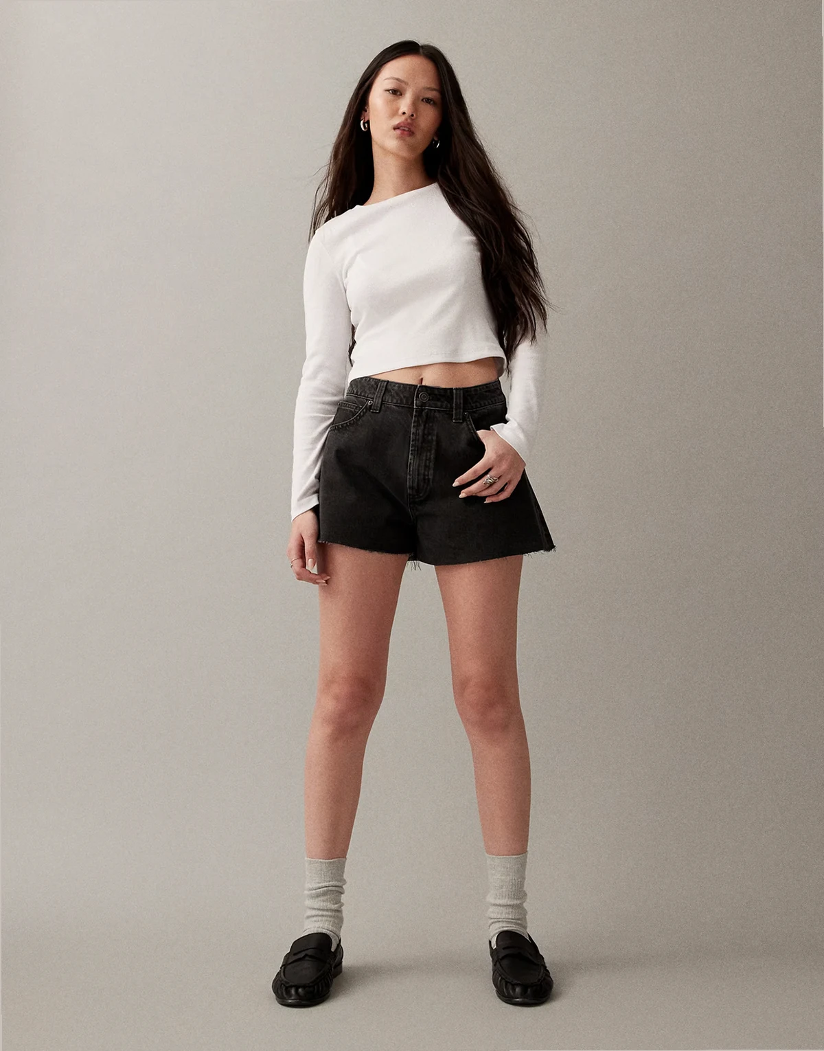– Schwarze Jeans-Shorts in A-Linie
