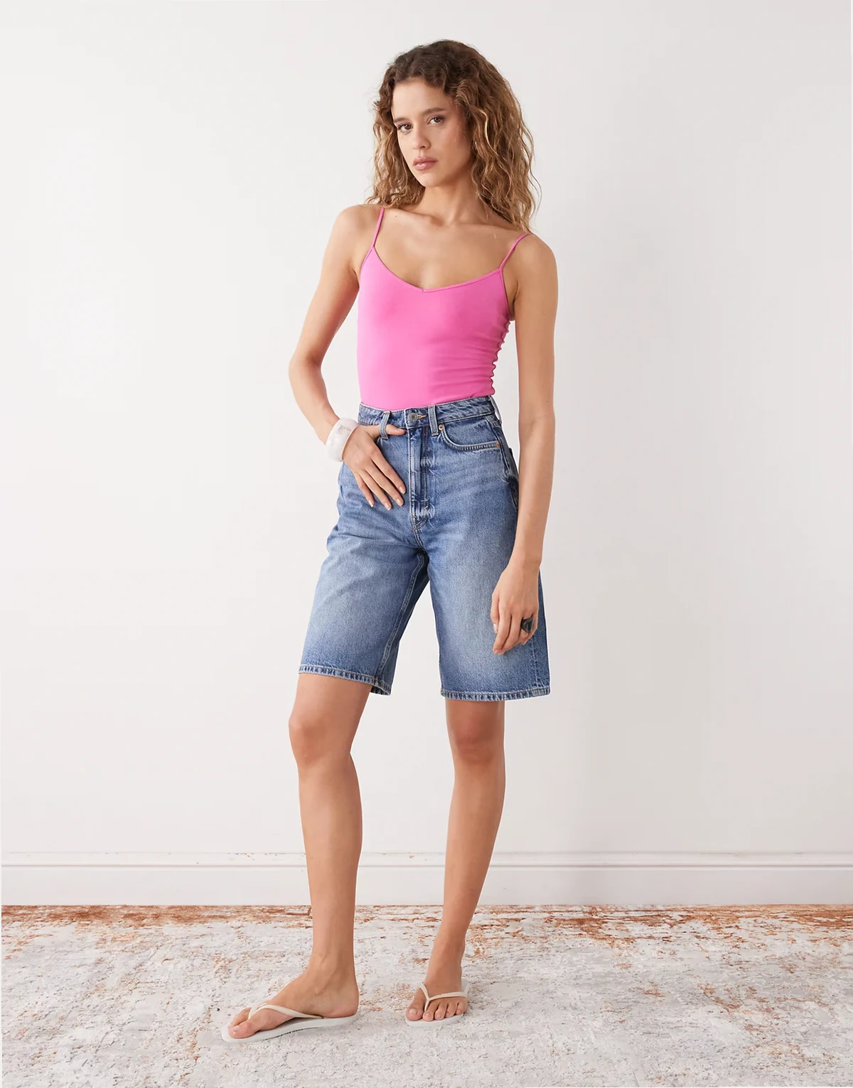 Curve – Jeans-Shorts in blauer Waschung mit hohem Bund