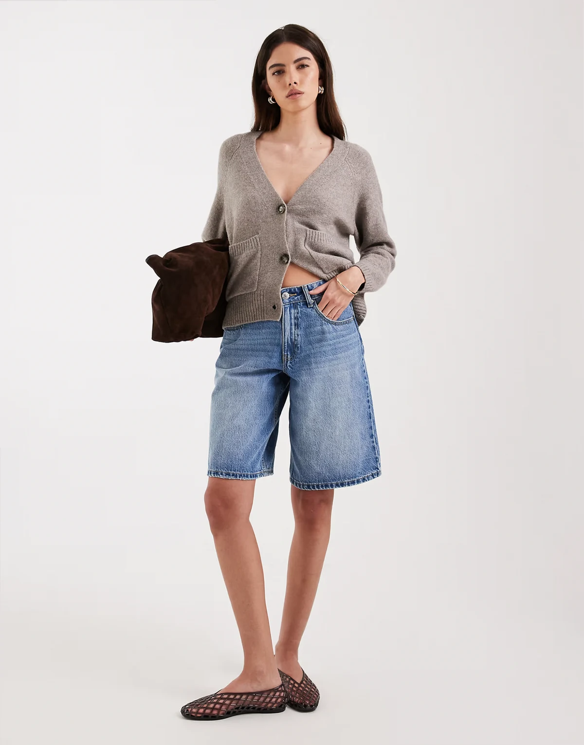– Longline-Jeansshorts aus mittelblauem Denim mit weitem Bein
