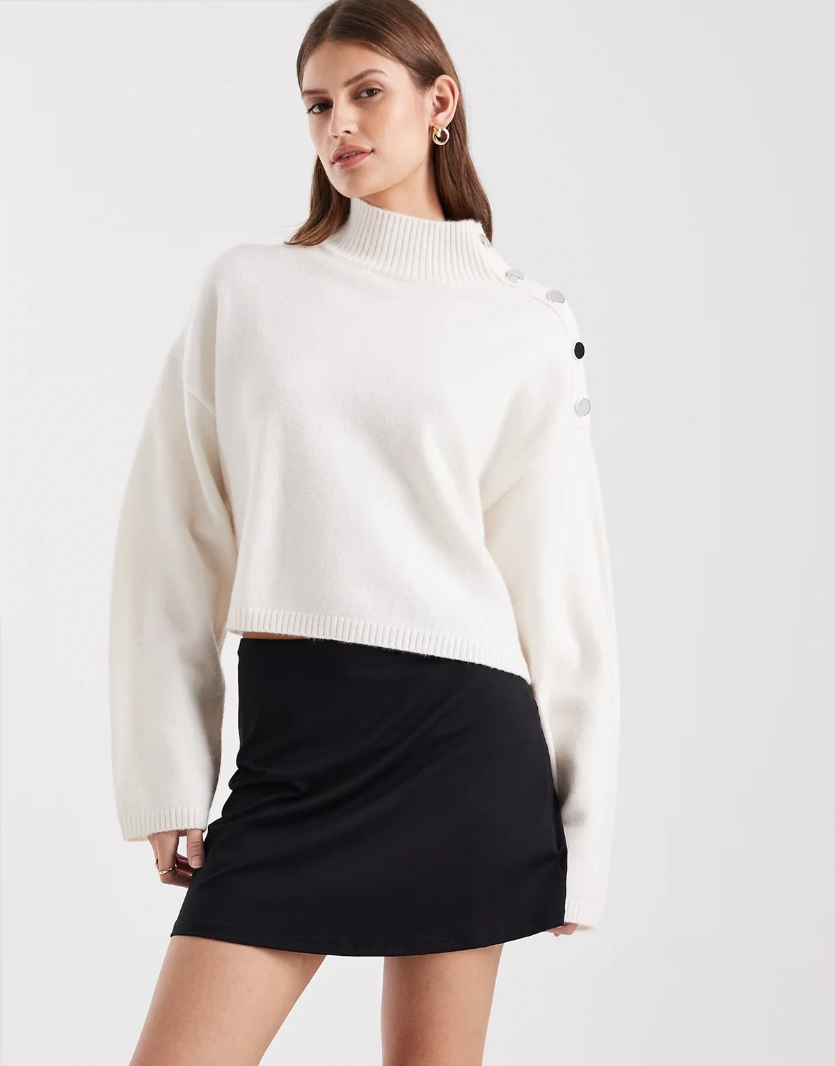 – Knapp geschnittener Mini-Skort aus Polyamid in Schwarz