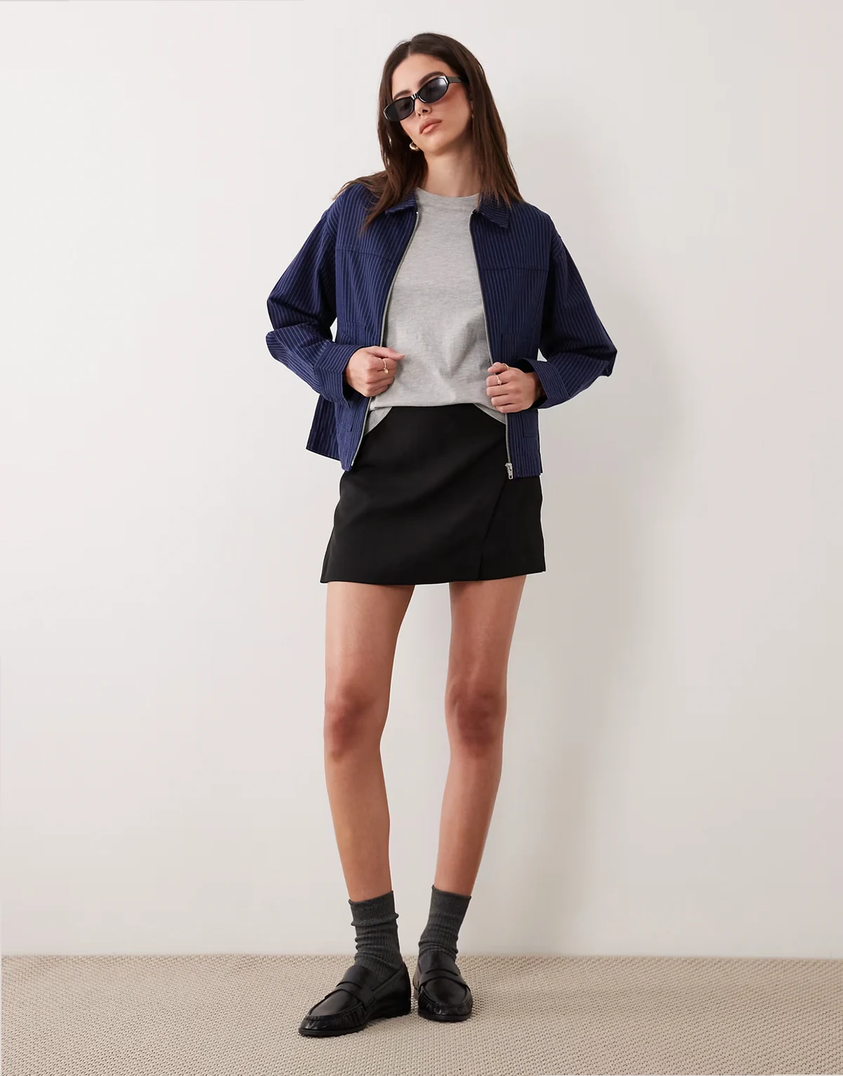 – Eleganter, kurzer Wickel-Skort in Schwarz