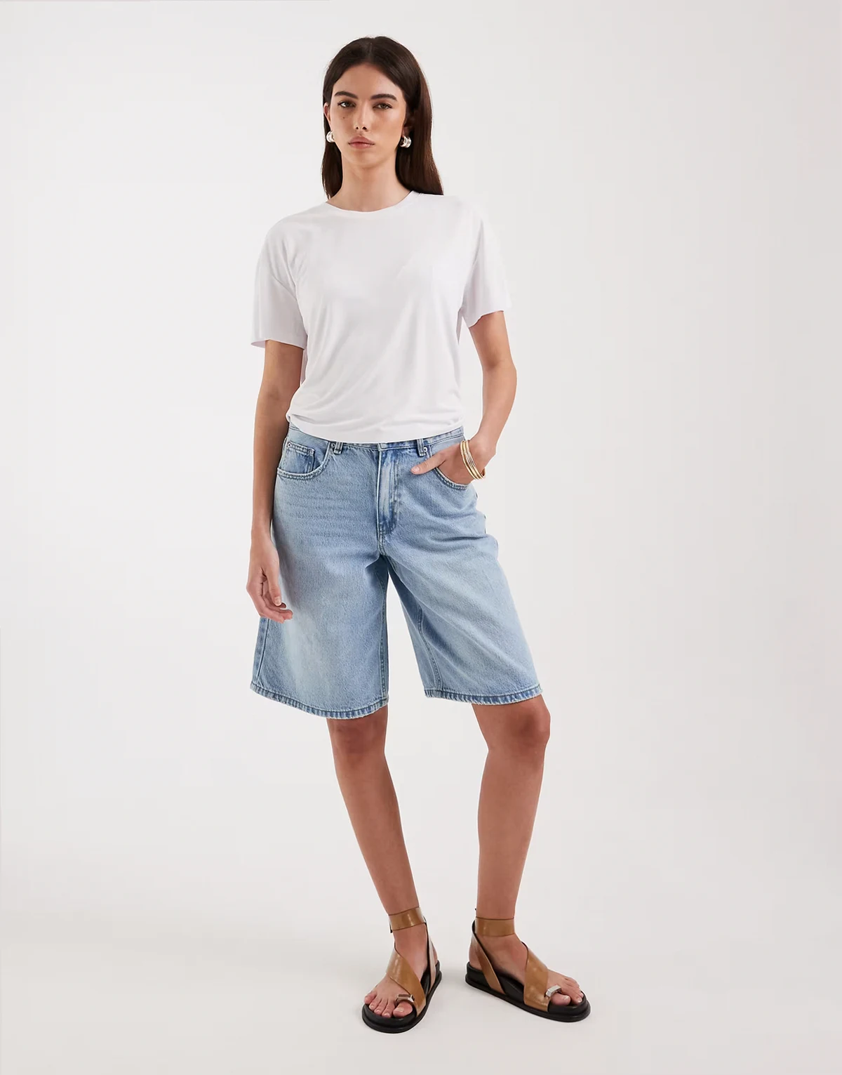 – Longline-Jeansshorts in Hellblau mit weitem Bein