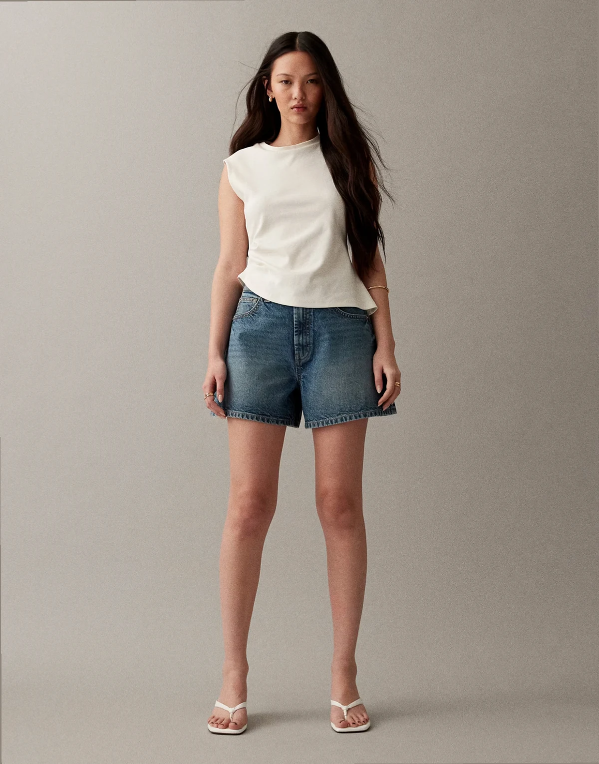 – Längere Jeans-Shorts in Vintage-Blau mit A-Linien-Schnitt