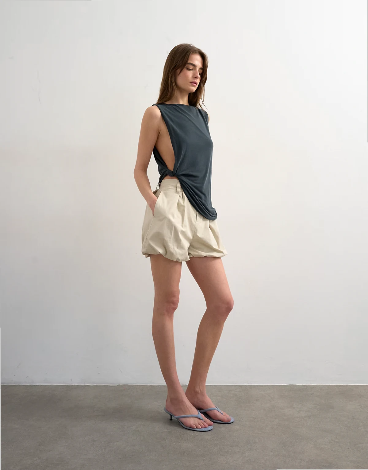 – Schlichte Shorts in Neutral mit Ballonsaum