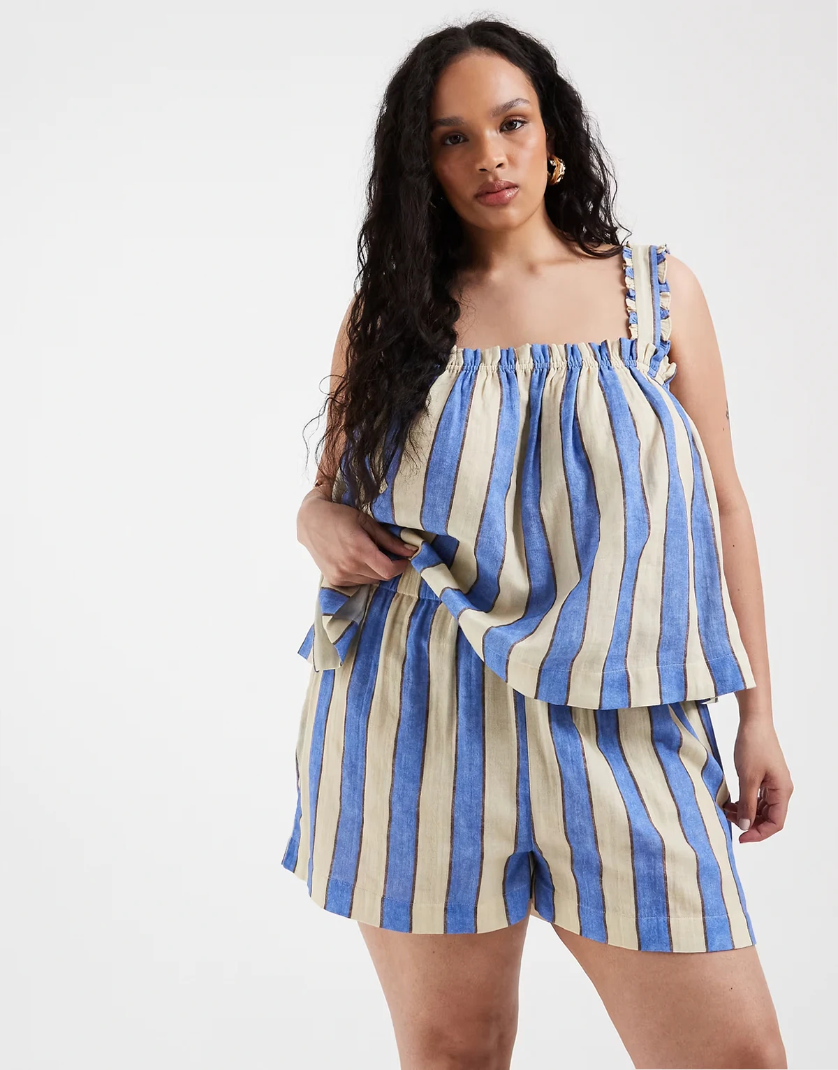 ASOS DESIGN Curve – Delilah – Strandshorts in Blau gestreift
