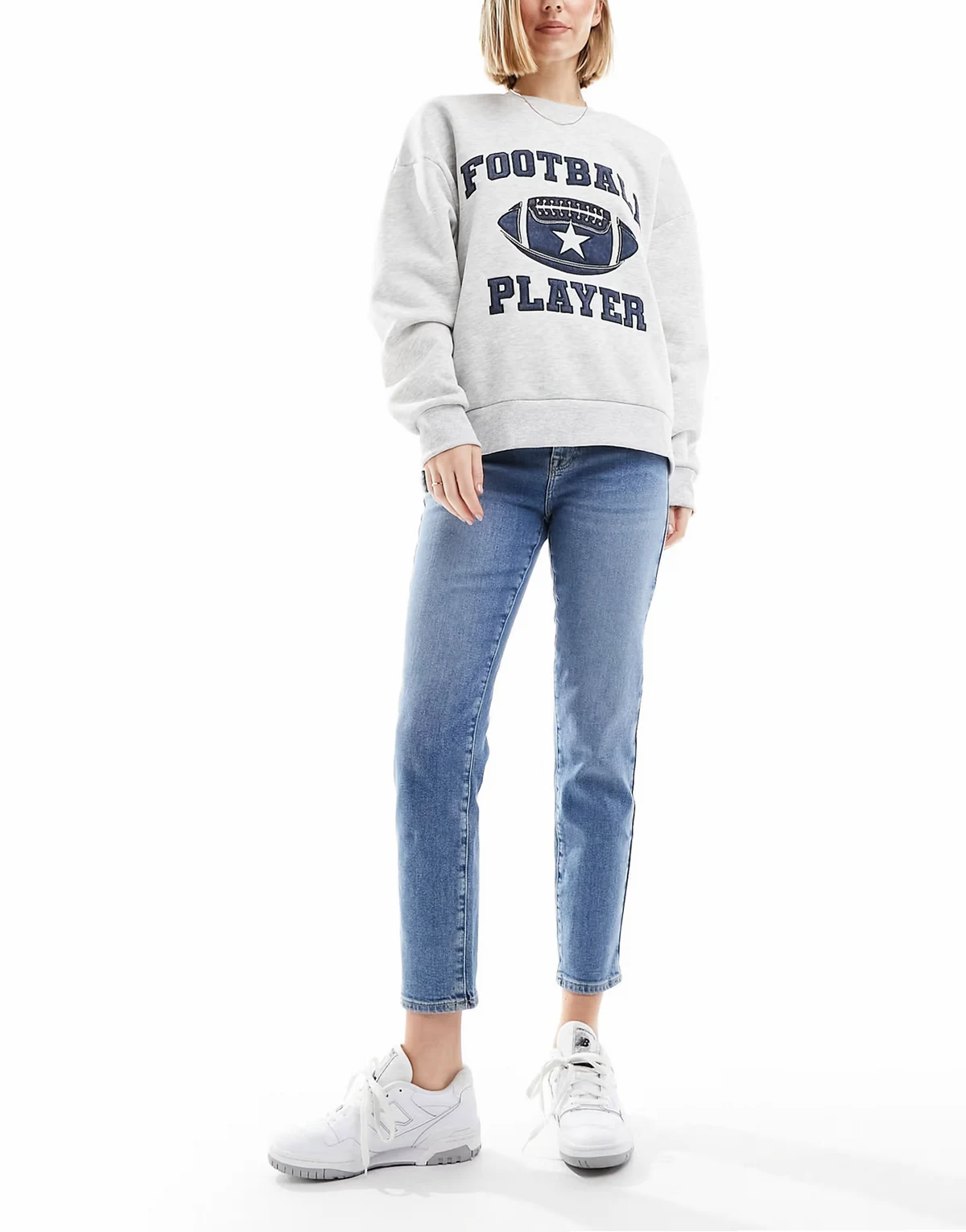 – Emily – Knöchellange Jeans in mittelblauer Waschung mit hohem Bund und geradem Schnitt