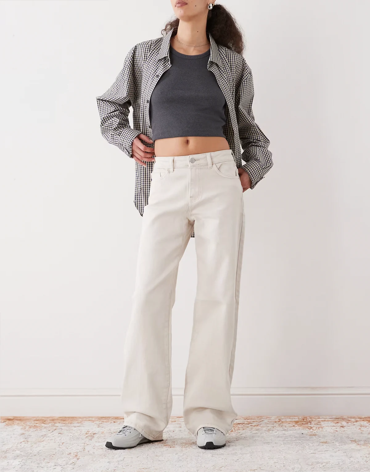 – Yolanda – Jeans in Ecru mit mittelhohem Bund und geradem Schnitt