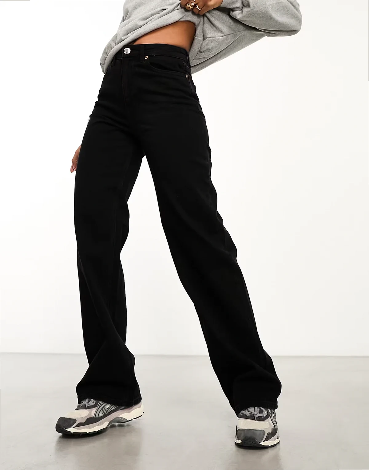 – Tessa – Jeans in Schwarz mit weitem Bein