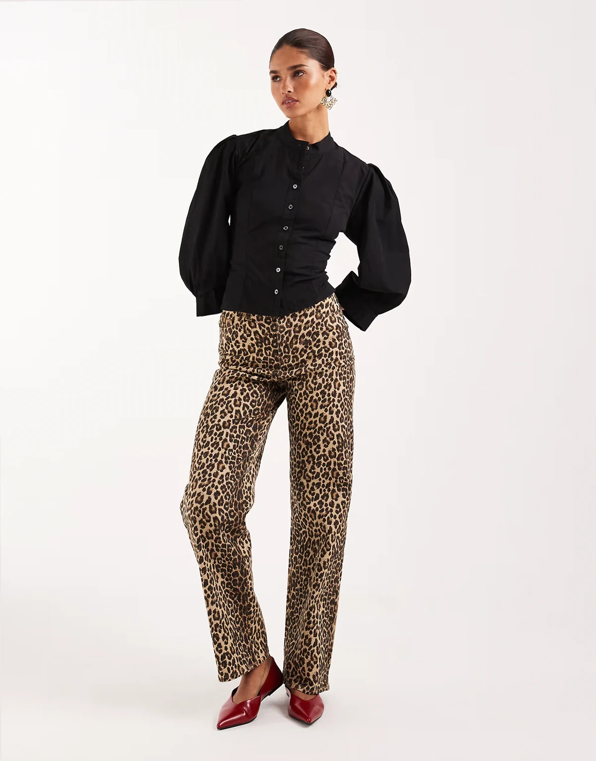 – Tessa – Weit geschnittene Jeans mit Leopardenmuster und hohem Bund
