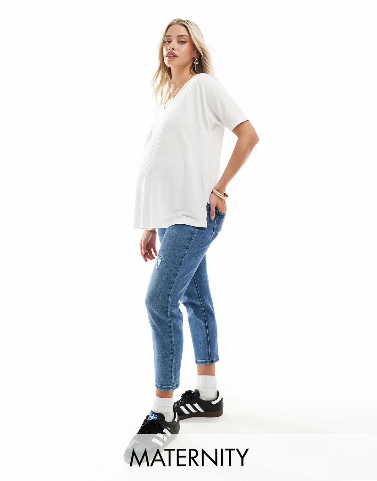 Only Umstandsmode – Mom-Jeans in Hellblau mit hohem Bund