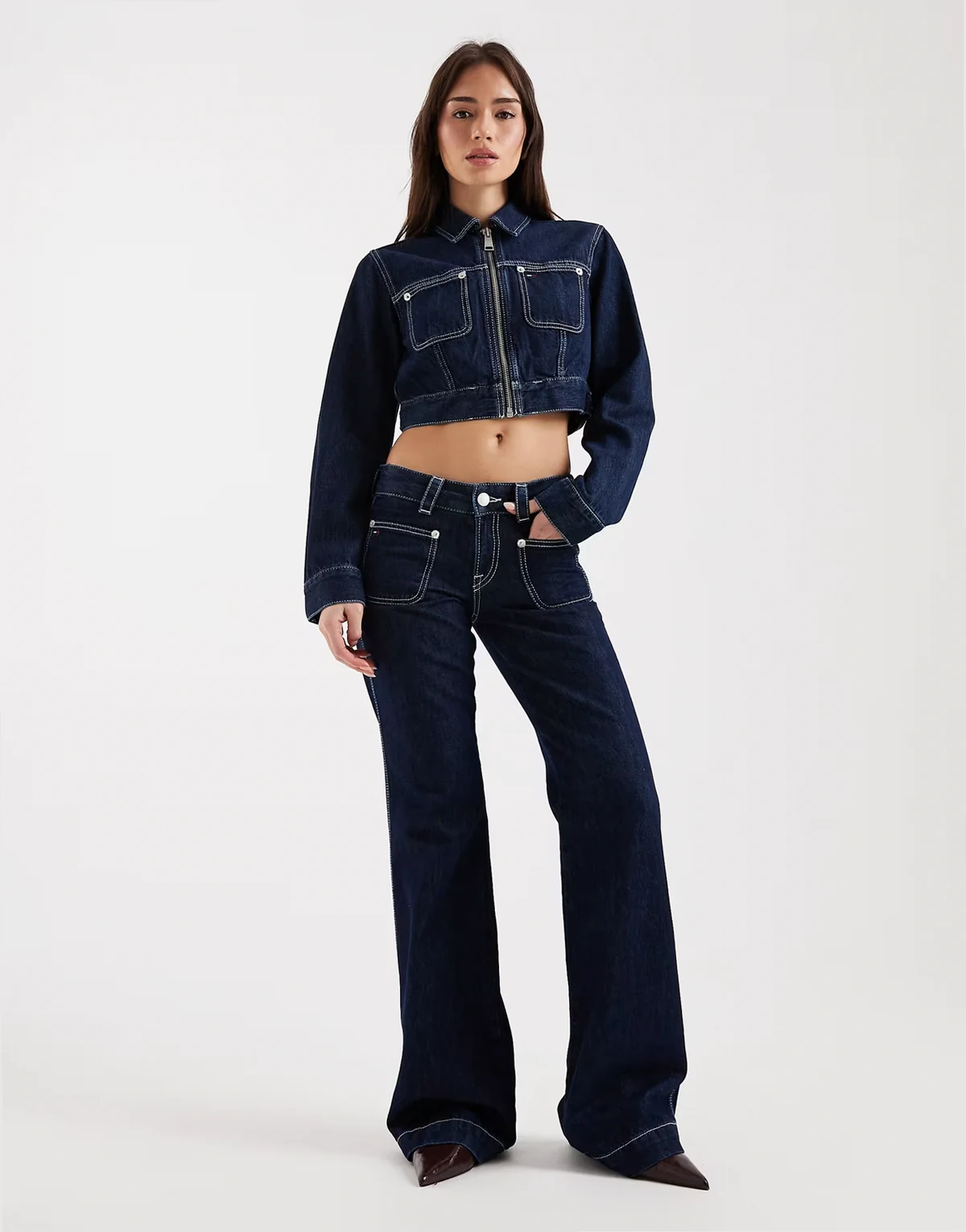 – Sia – Bootcut-Jeans in dunkelblauer Waschung mit niedrigem Bund, Kombiteil