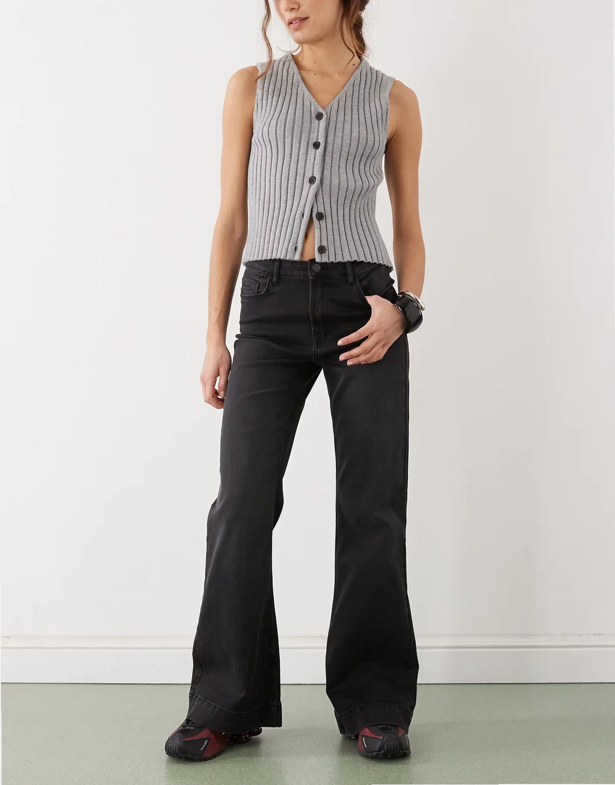 – Rooxy – Czarne jeansy dzwony z podwyższonym stanem