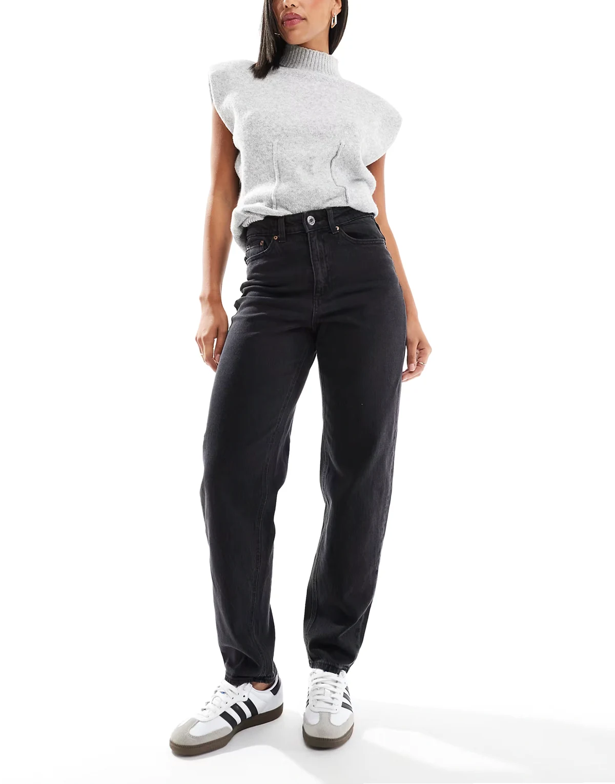 – Tessa – Mom-Jeans in grauschwarzer Waschung