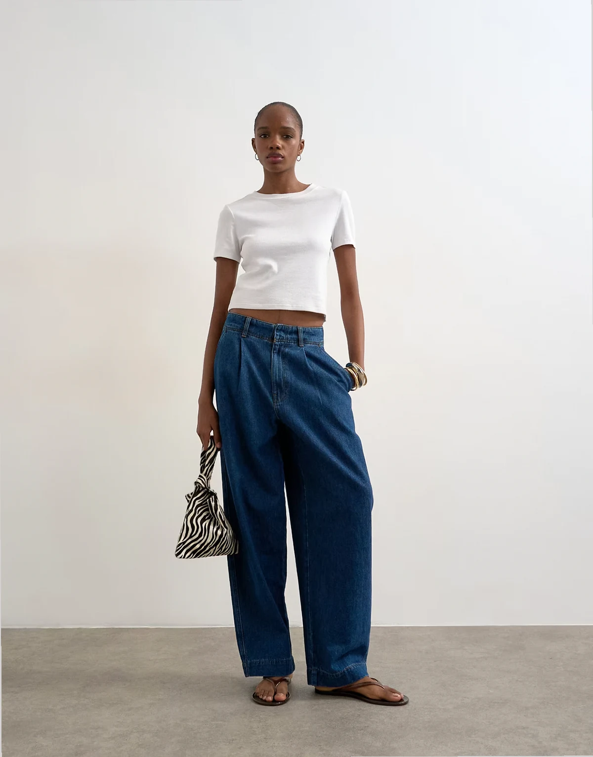 – Elegante Bundfalten-Jeans in Indigoblau mit weitem Bein