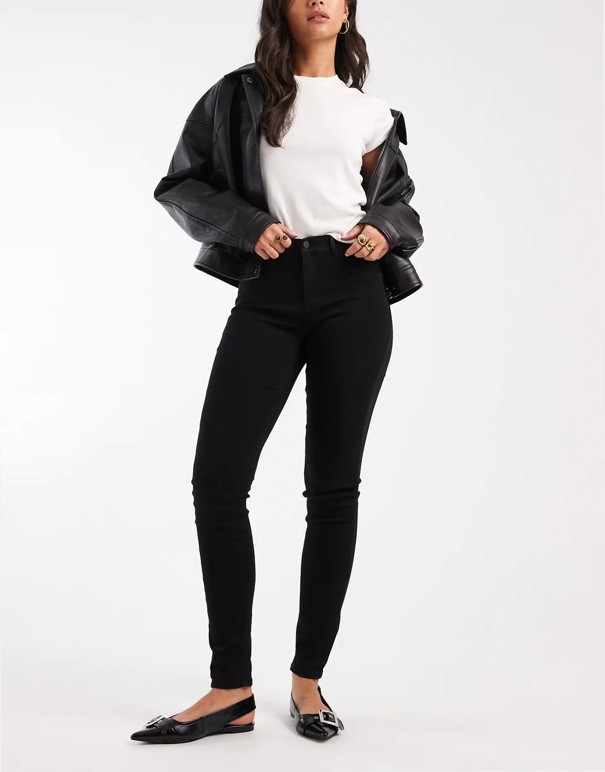 – Rain – Eng geschnittene Jeans mit mittelhohem Bund in Schwarz