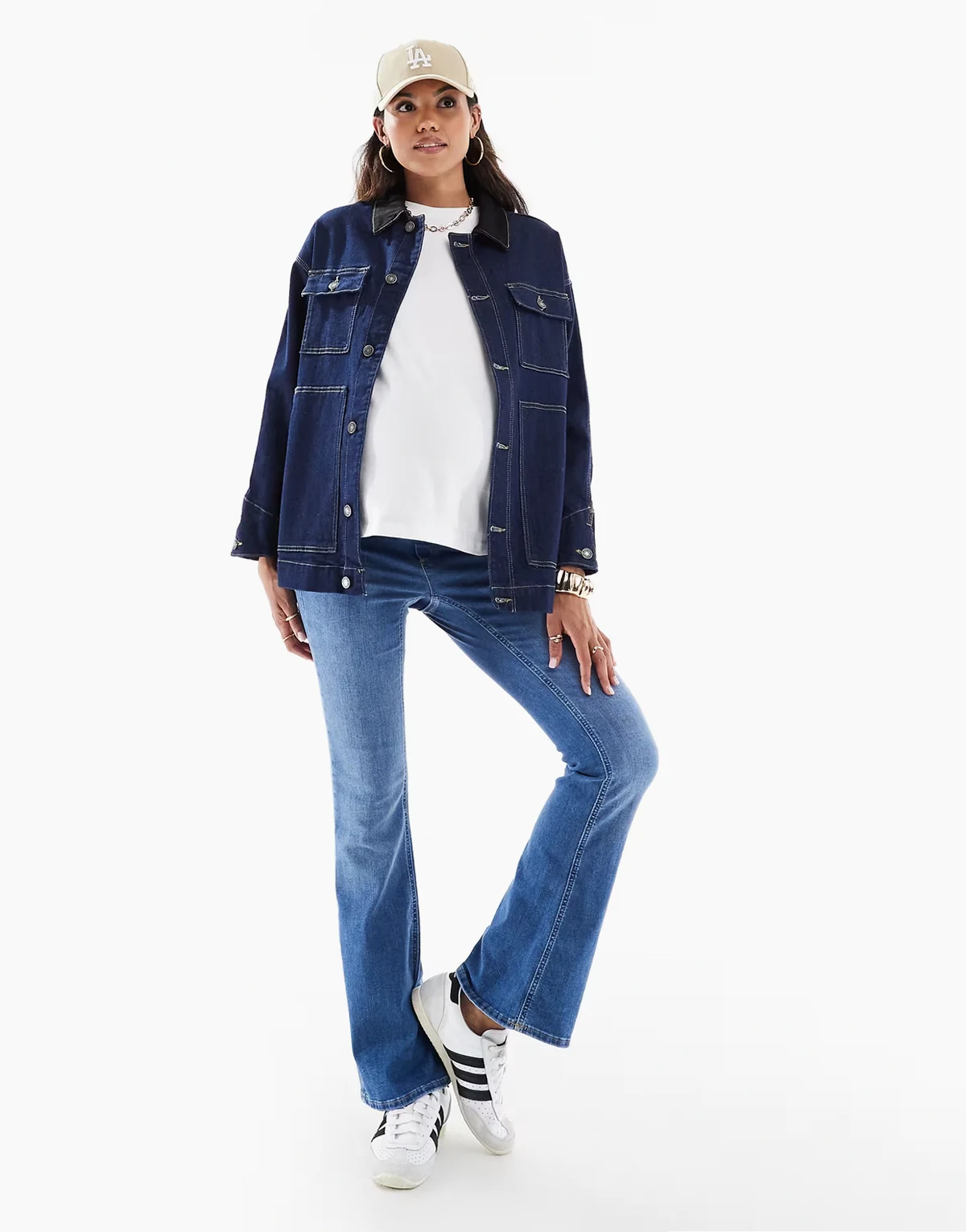 ONLY – Umstandsmode – Ausgestellte Jeans in Mittelblau