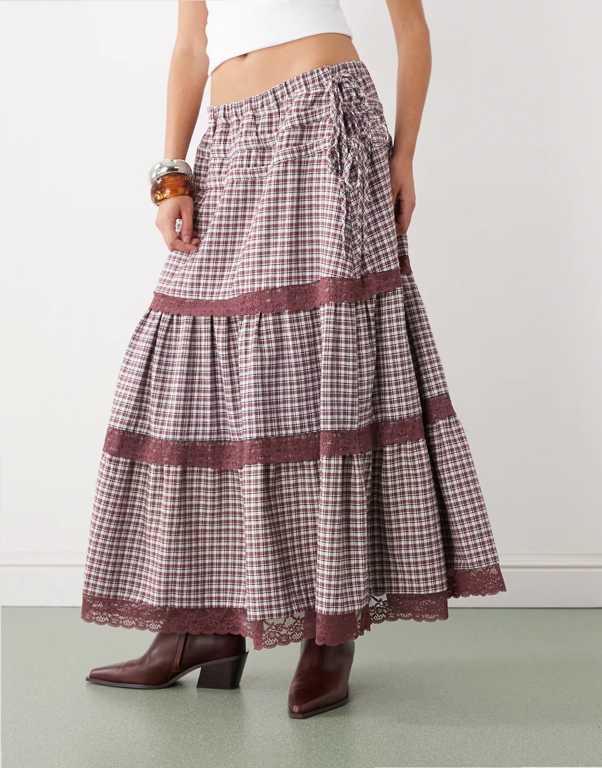 – Karierter Western-Prärie-Maxirock mit Spitzenbesatz