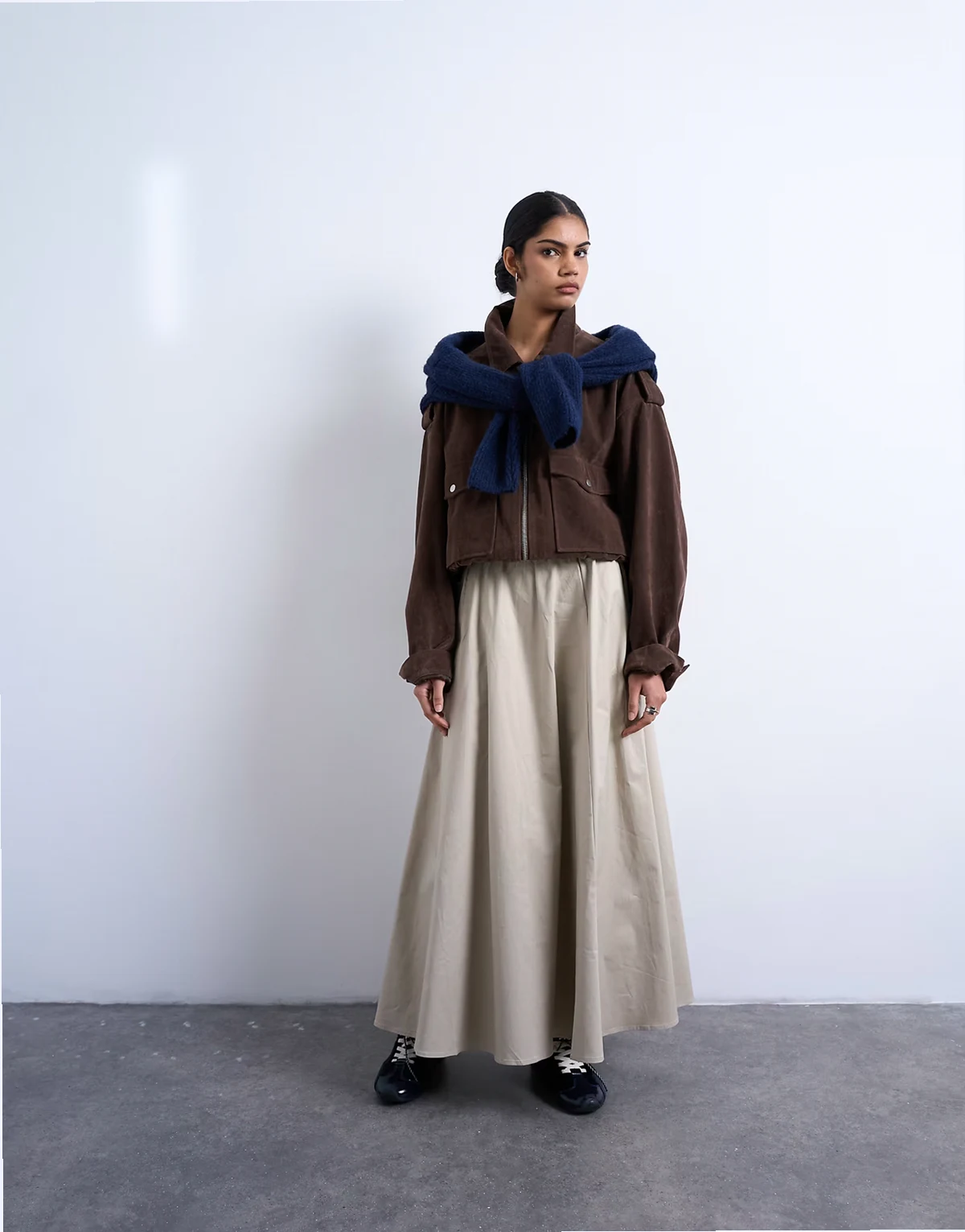 – Midi-Tellerrock aus schwerem Twill in Taupe