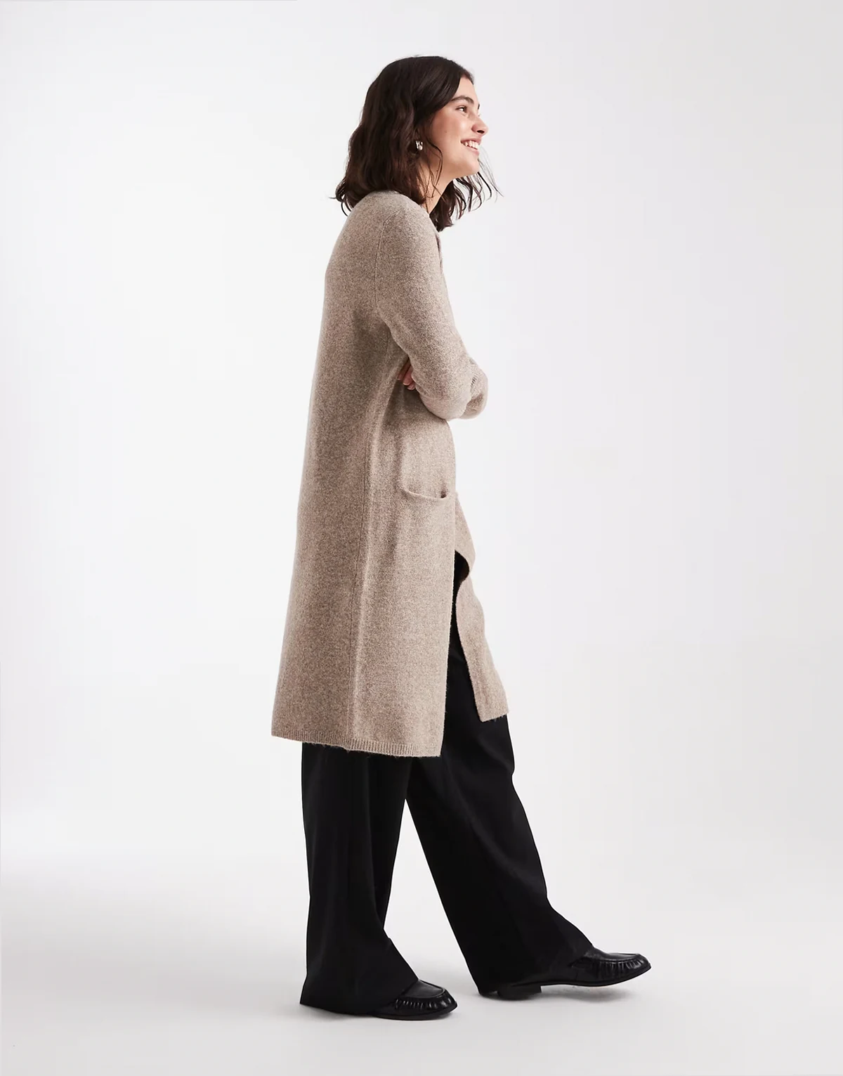 – Lange Strickjacke zum Überziehen in Beige meliert