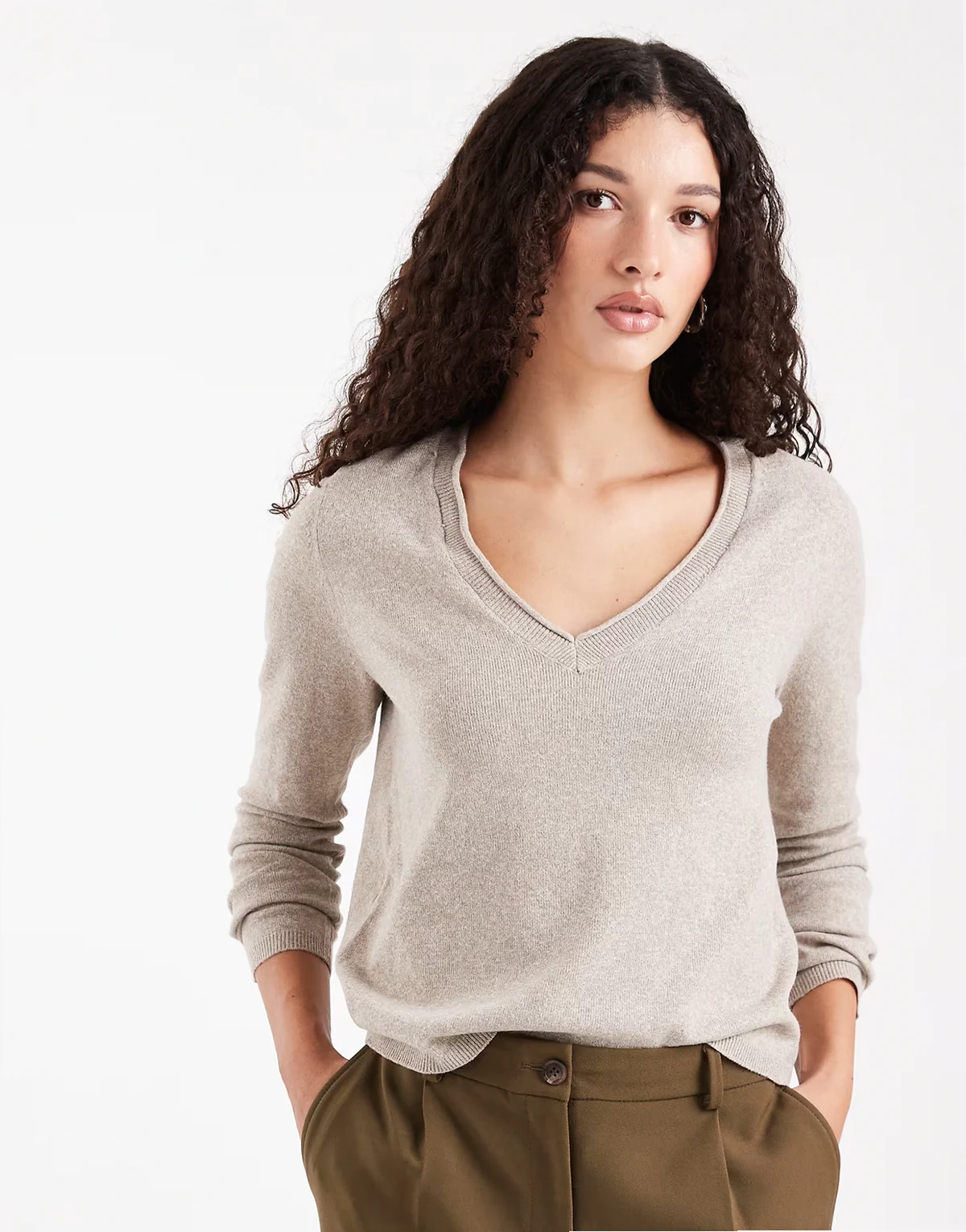 – Strickoberteil in Dunkelbeige mit V-Ausschnitt