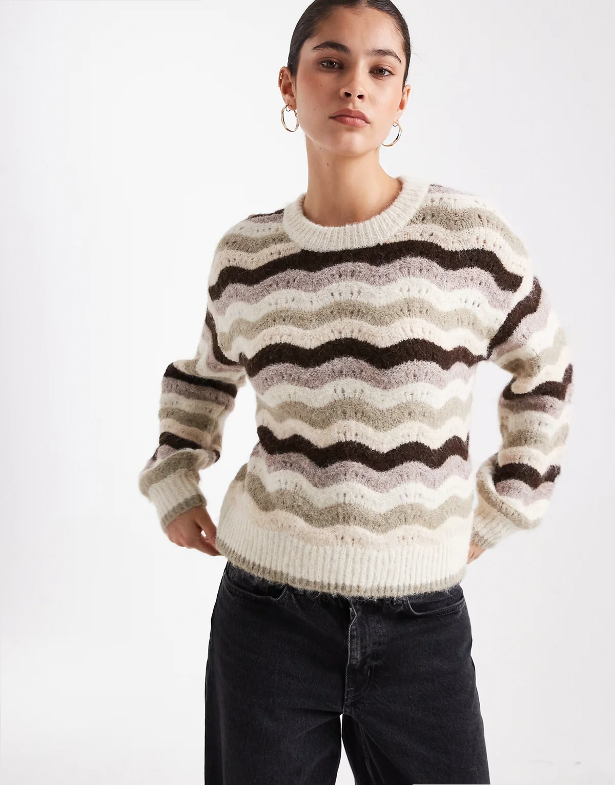 – Strickpullover mit weiten Ärmeln und Streifen in Naturtönen