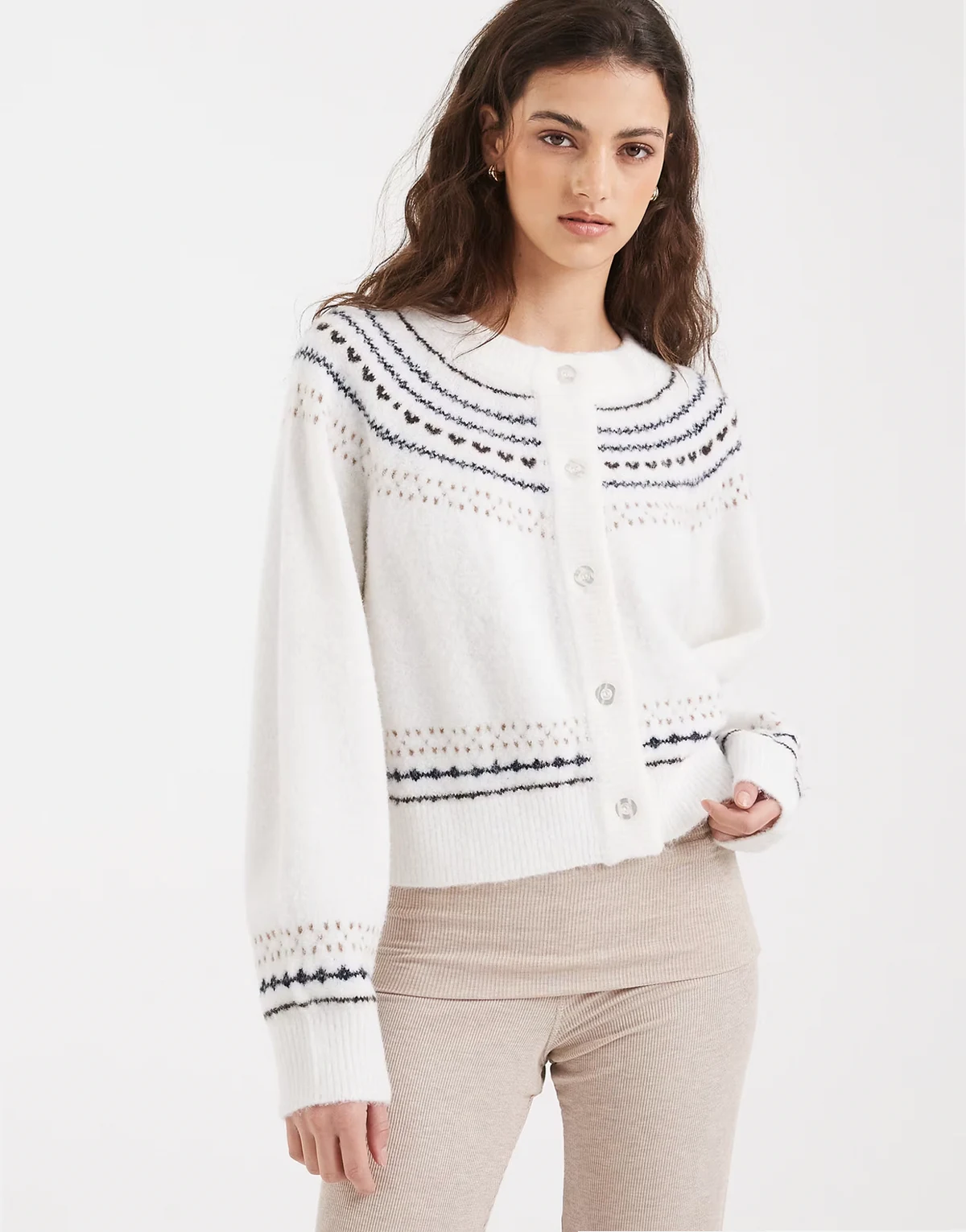 – Strickjacke in Kokosmilch-Weiß mit Knopfleiste