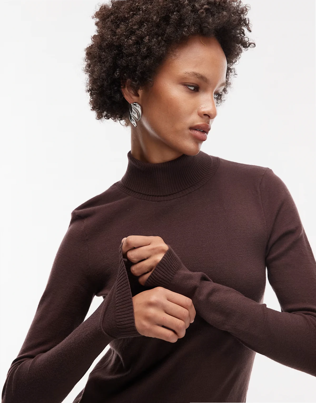 fine knit turtle neck sweater in chocolate brown
