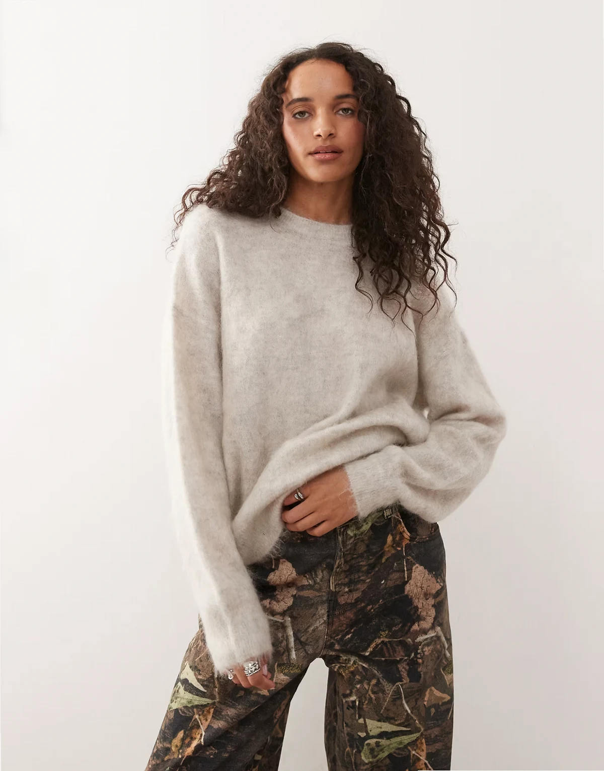 – Hochwertiger Pullover aus Woll-Mohair-Mix mit hellbeige meliert