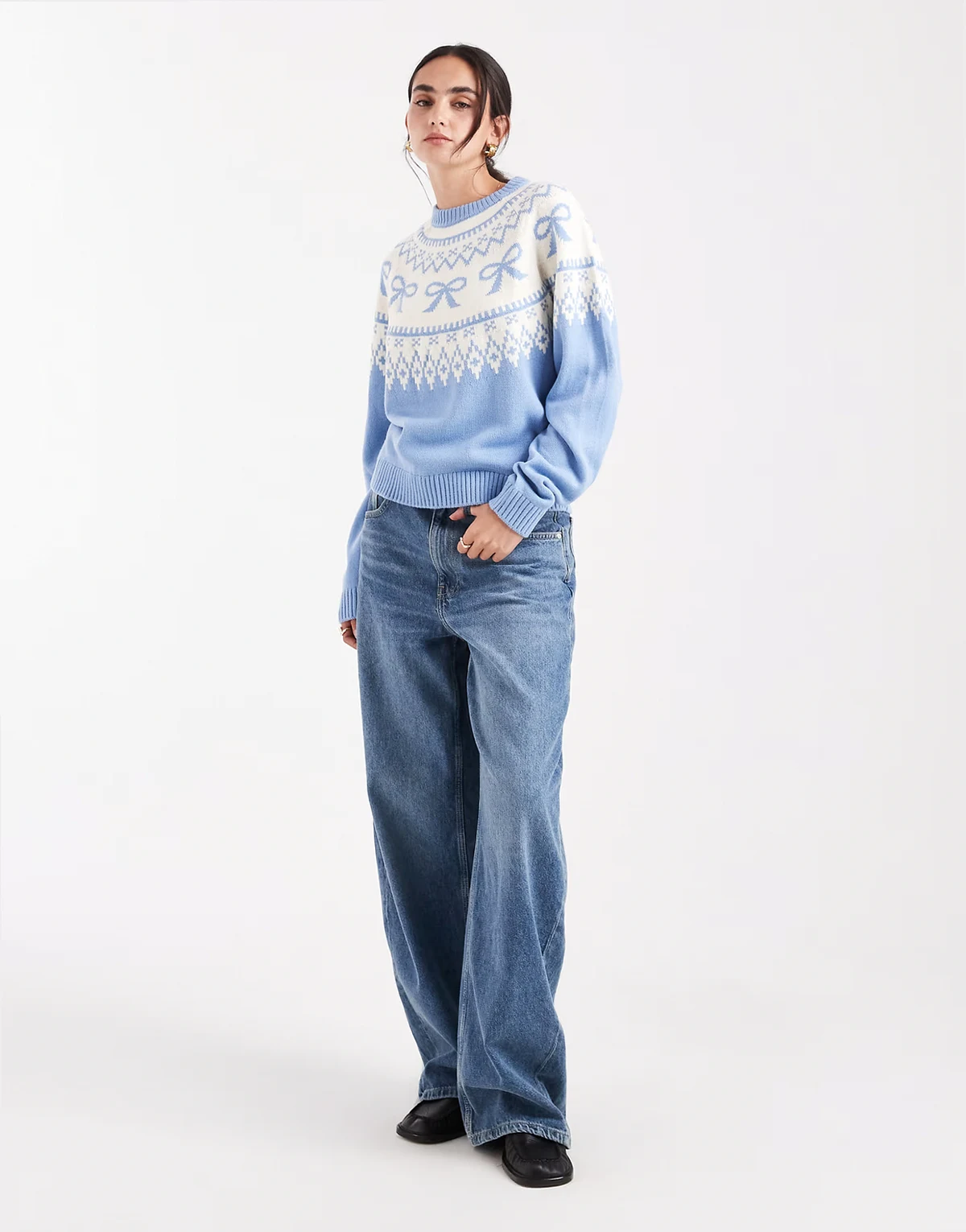 bow pattern yoke fairisle sweater in blue