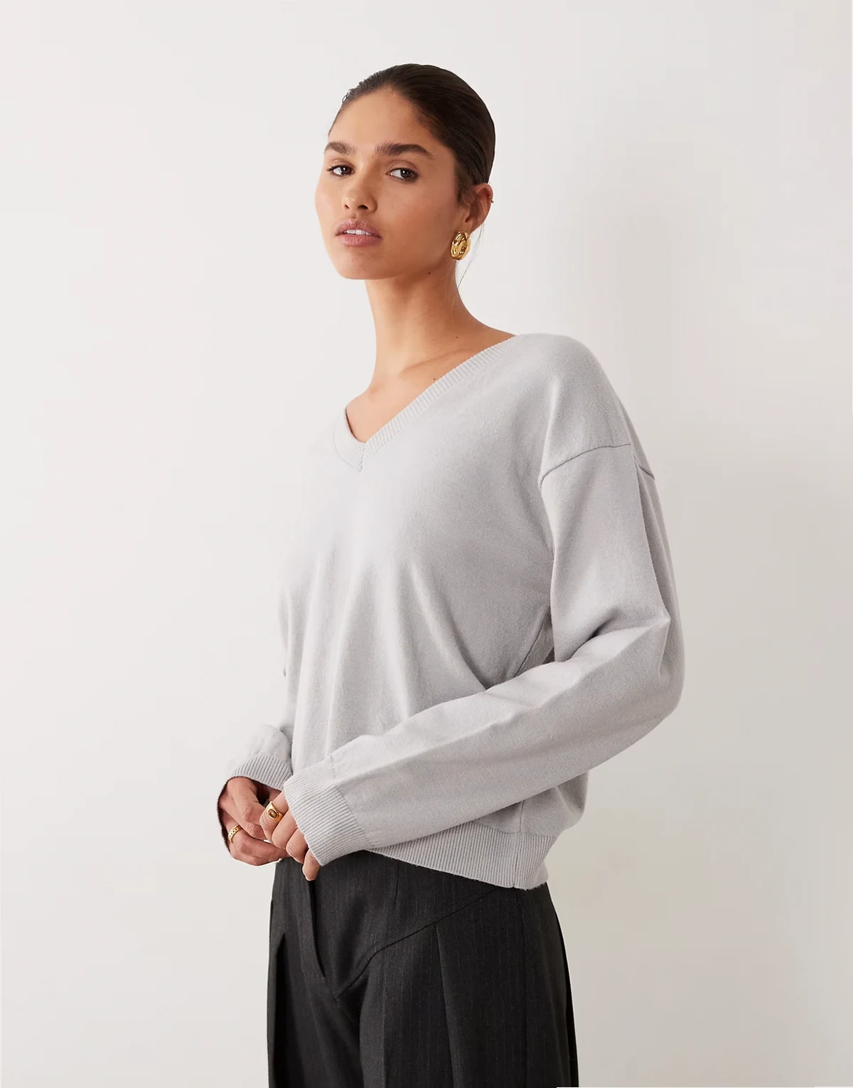 fine knit relaxed fit sweater in gray