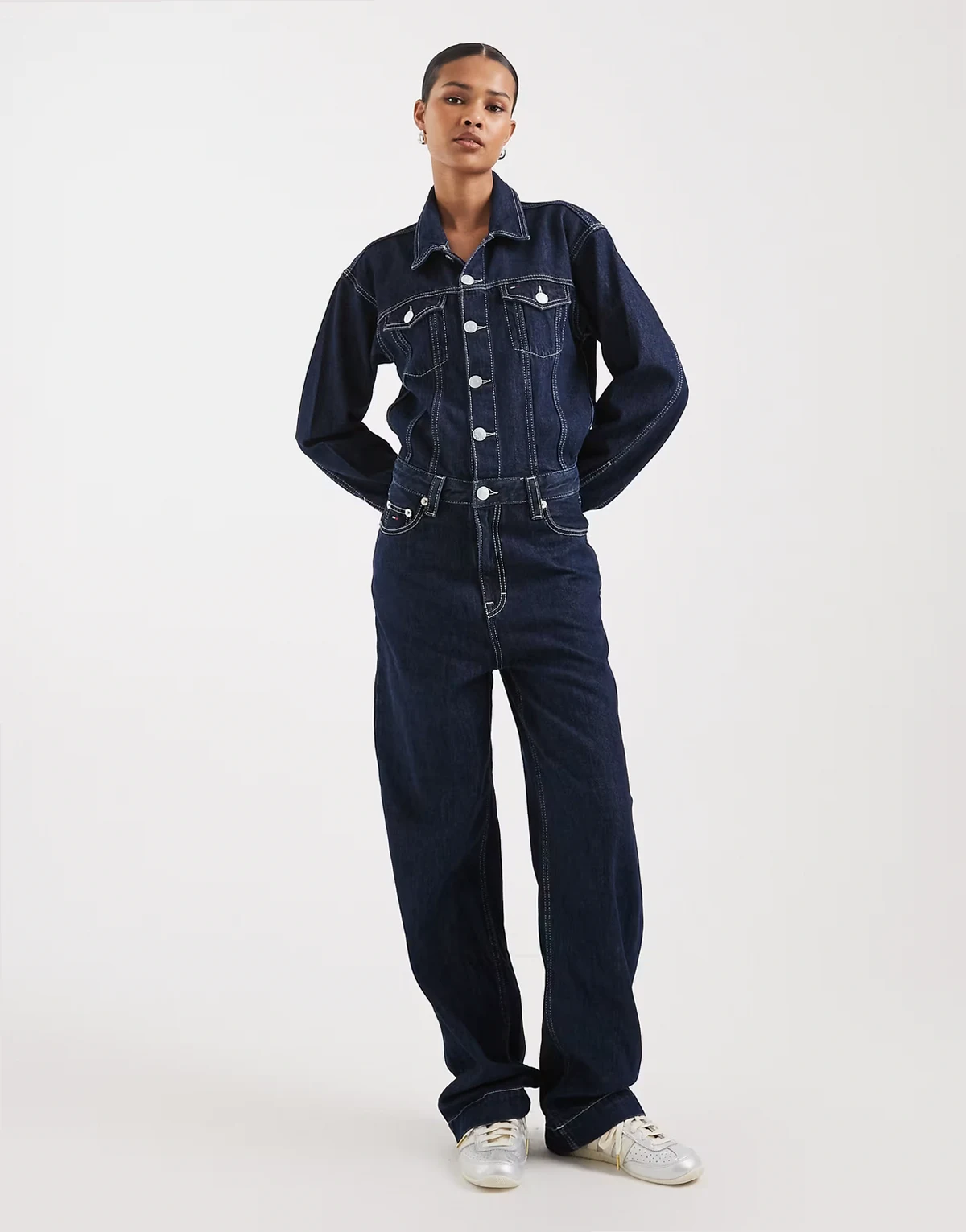 – Denim-Jumpsuit in dunkelblauer Waschung