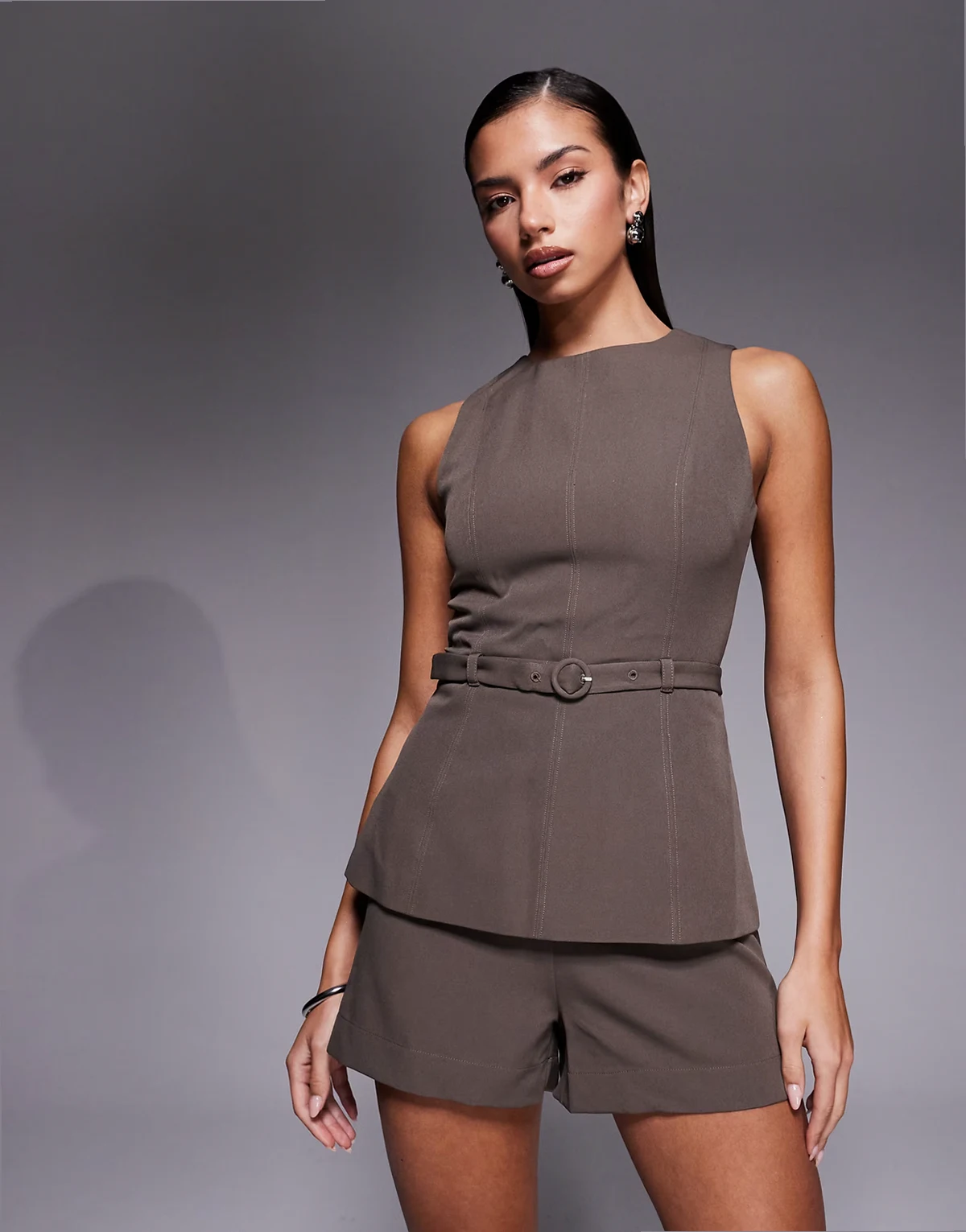 London – 2-in-1-Playsuit in Mokka mit Gürtel