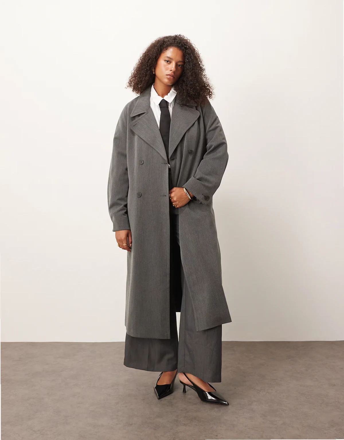ASOS DESIGN Curve – Dopasowany miękki trencz w grafitowym kolorze