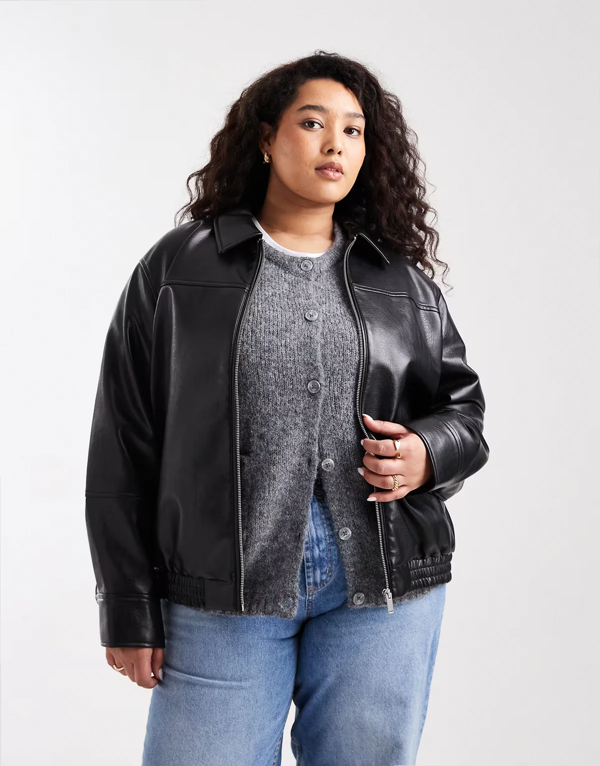 – Czarna kurtka Harrington z imitacji skóry zapinana na zamek