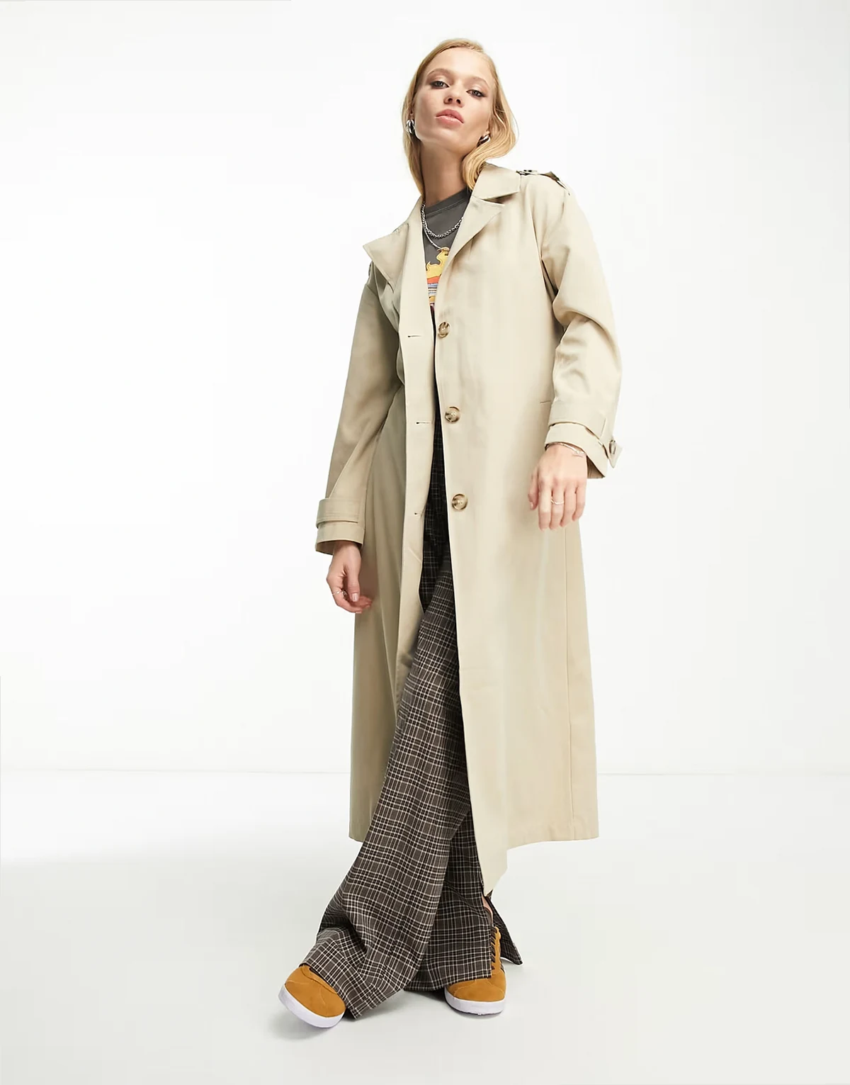 – Longline-Trenchcoat in Stone