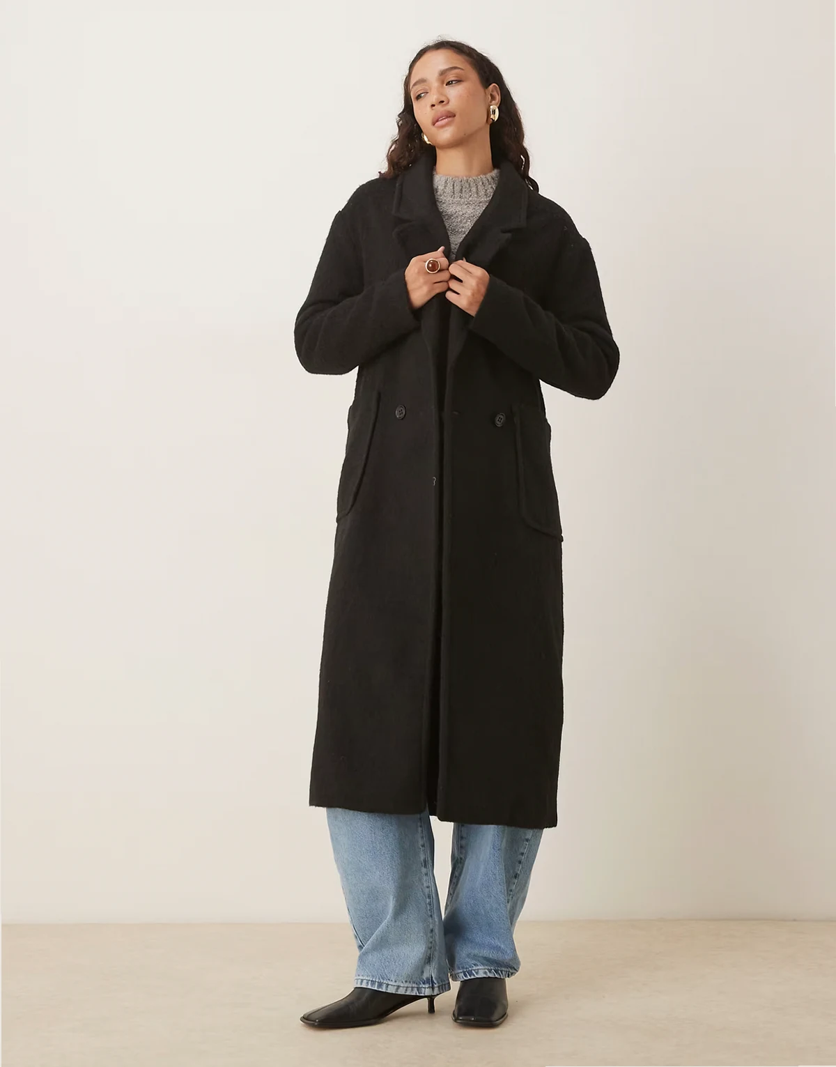 – Eleganter Oversize-Mantel in Schwarz