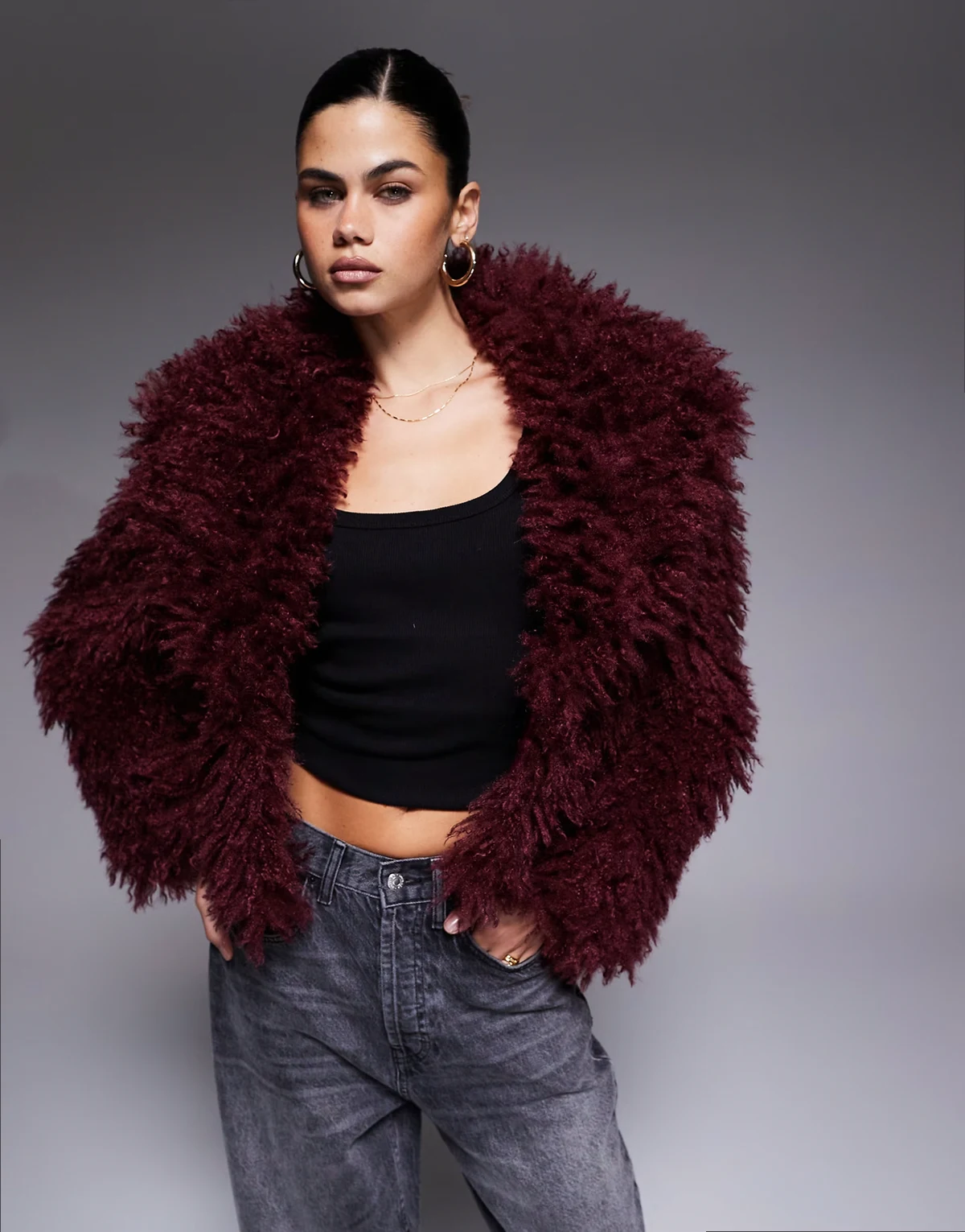 Exclusive – Bordowa kurtka ze sztucznego futra z kołnierzem oversize