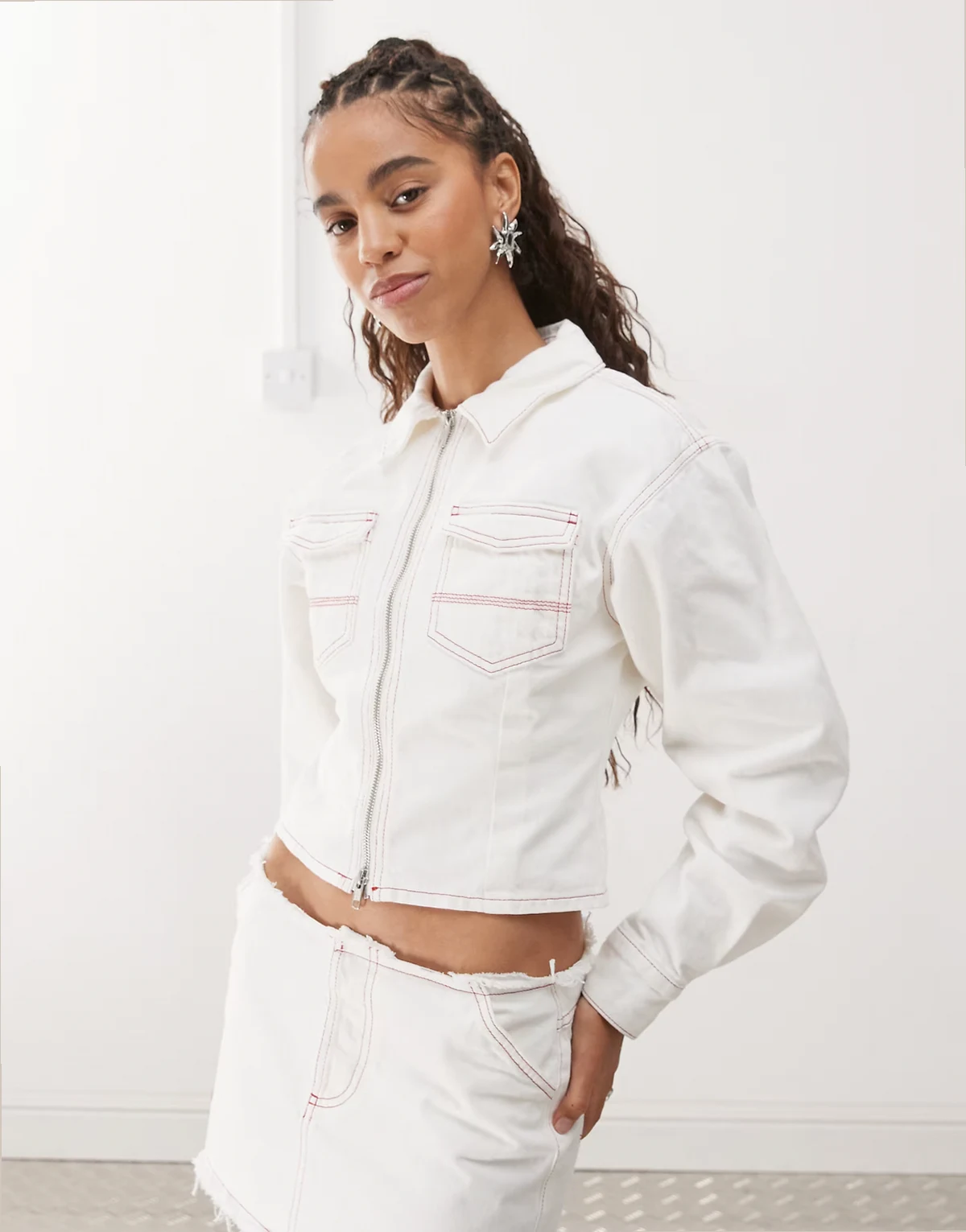fitted denim jacket in ecru