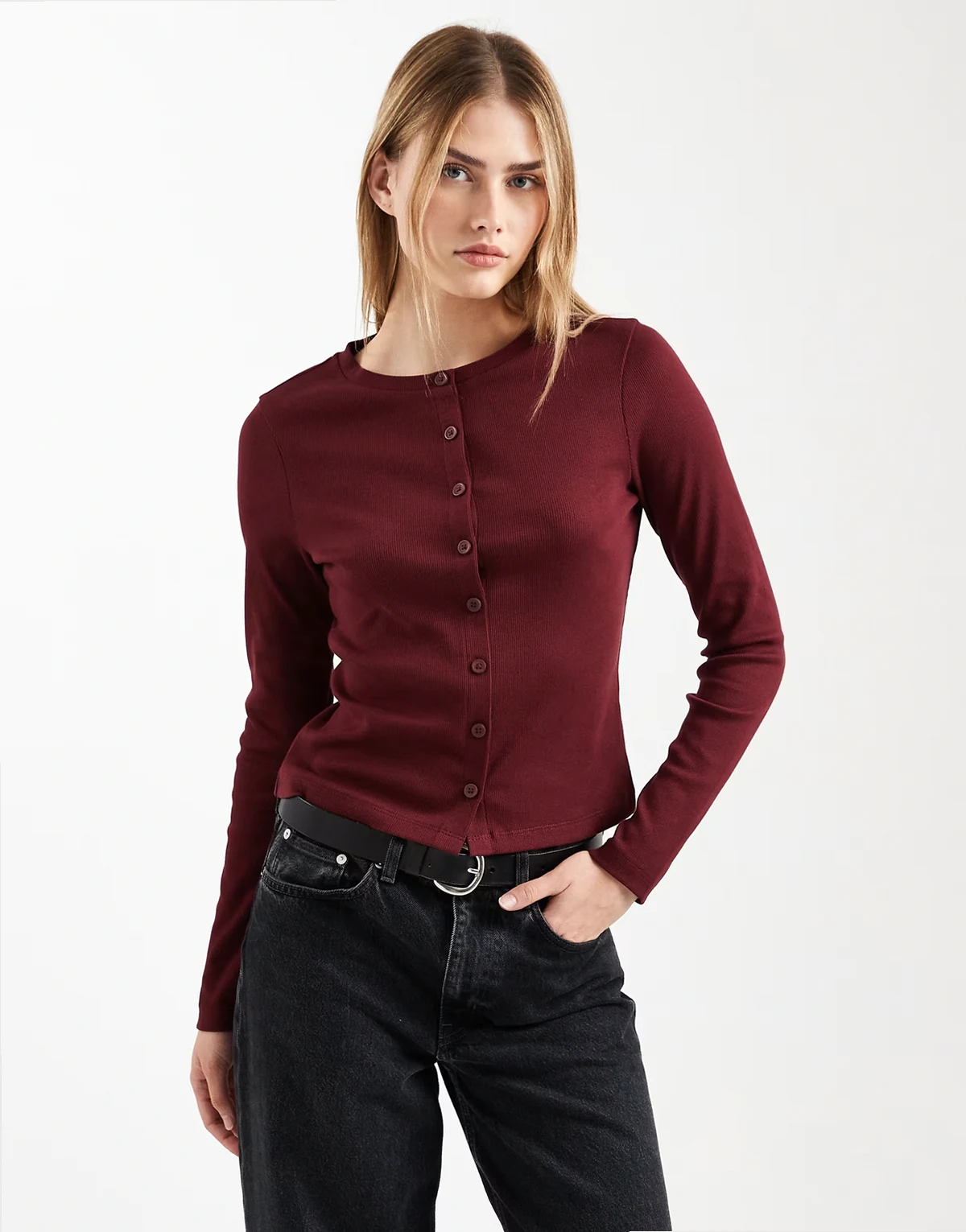 cotton rib knit crew neck button up top in burgundy