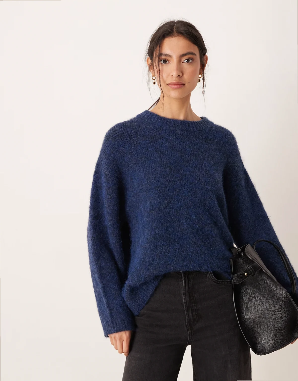 – Superweicher Oversize-Strickpullover in Dunkelblau, exklusiv bei ASOS