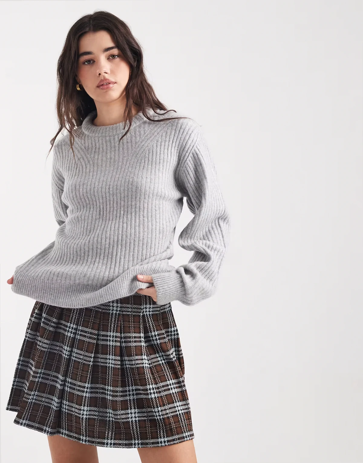 stuffed neck trim rib detail sweater in gray