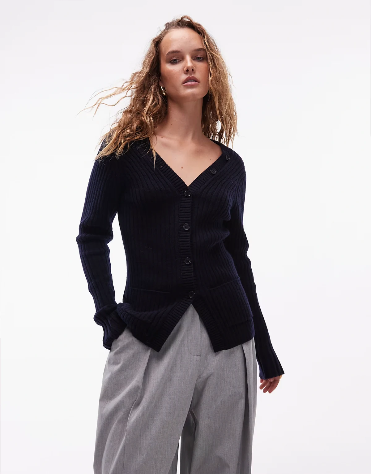 – Slim-Fit-Strickjacke in Marineblau mit Kragen