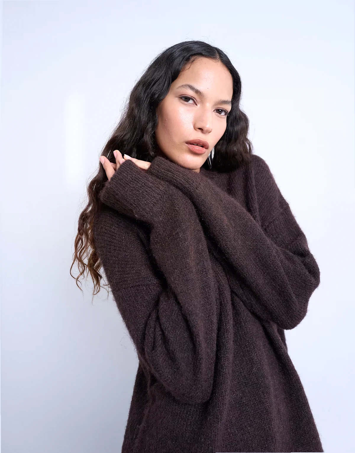 knitted boxy fluffy crew neck sweater in chocolate