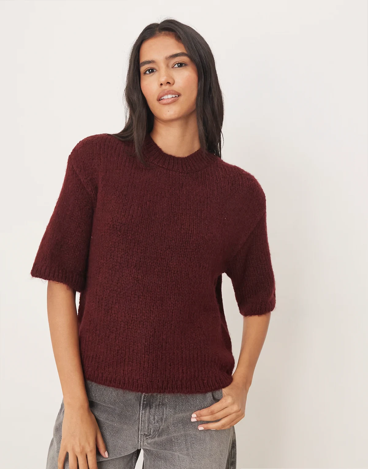 short sleeve knit sweater in burgundy