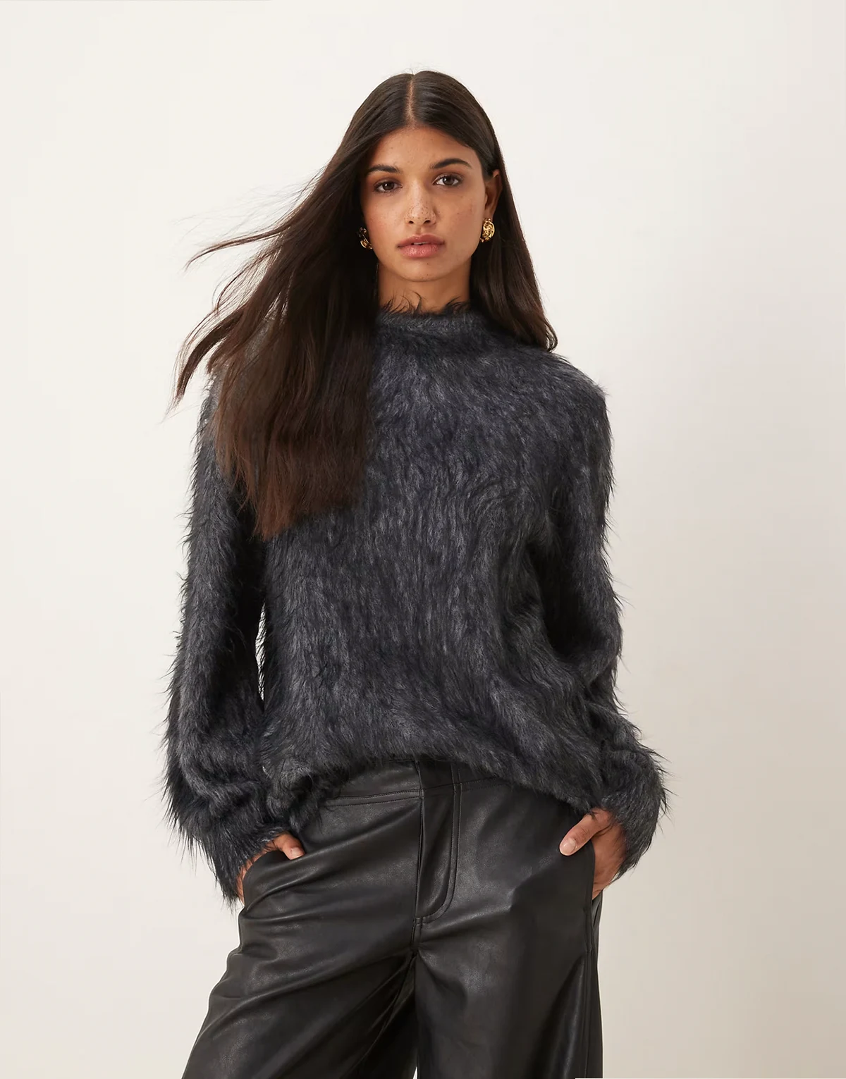 knit extreme eyelash crew neck sweater in gray