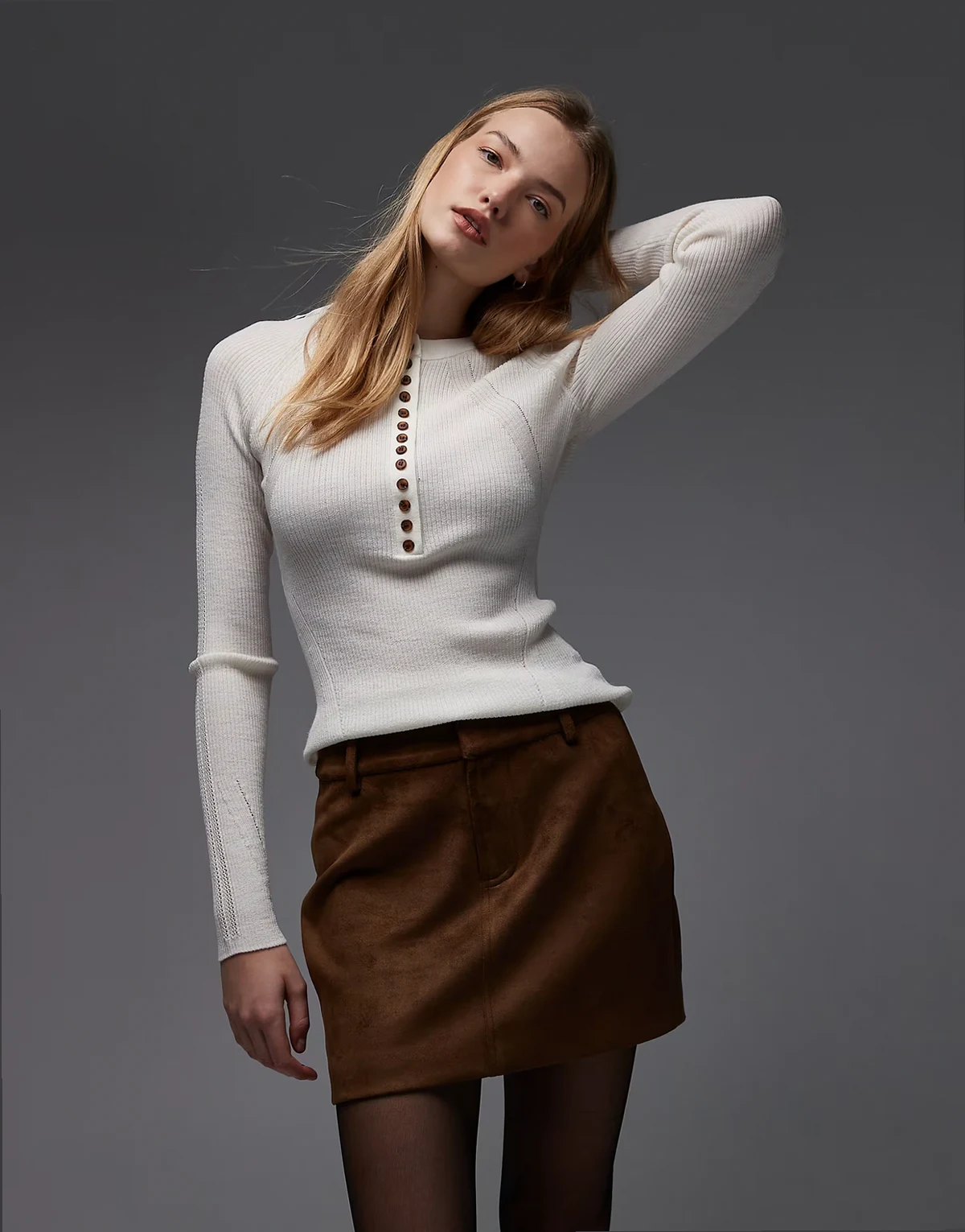 – Rippstrick-Oberteil in Wollweiß aus reiner Wolle mit Henley-Ausschnitt