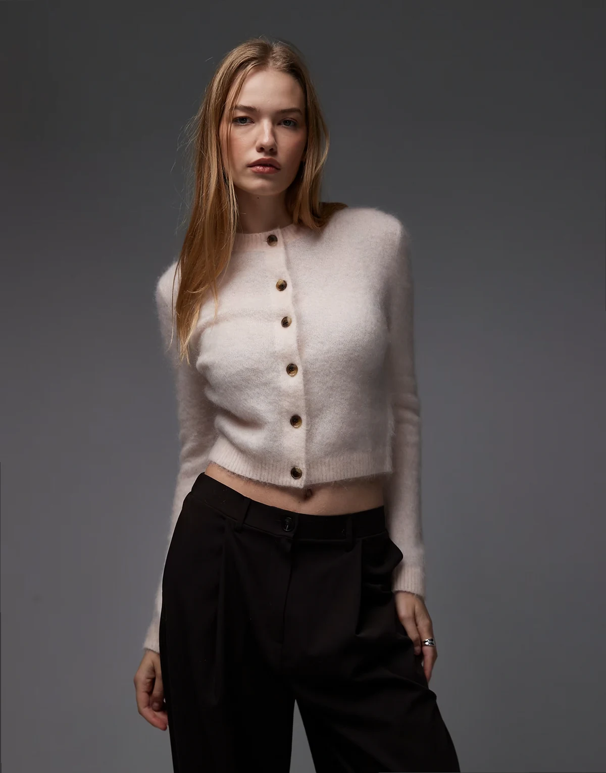 – Strickjacke aus Mohair- und Wollmix in Pfirsichrosa